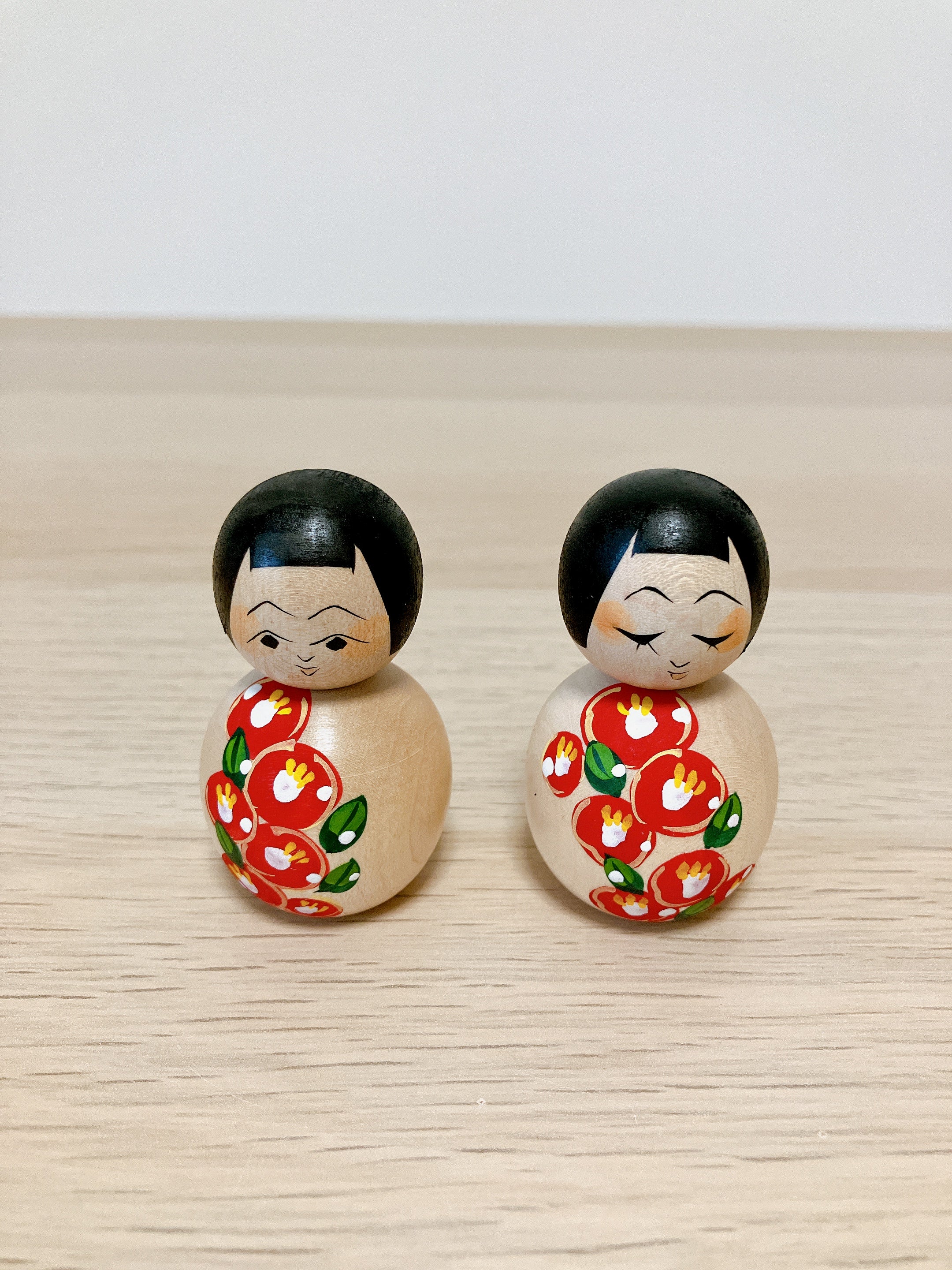 ＊再入荷＊かえでこけし　-椿-　志田楓工人 約50㎜×30㎜　【山形県／菊摩呂こけし】